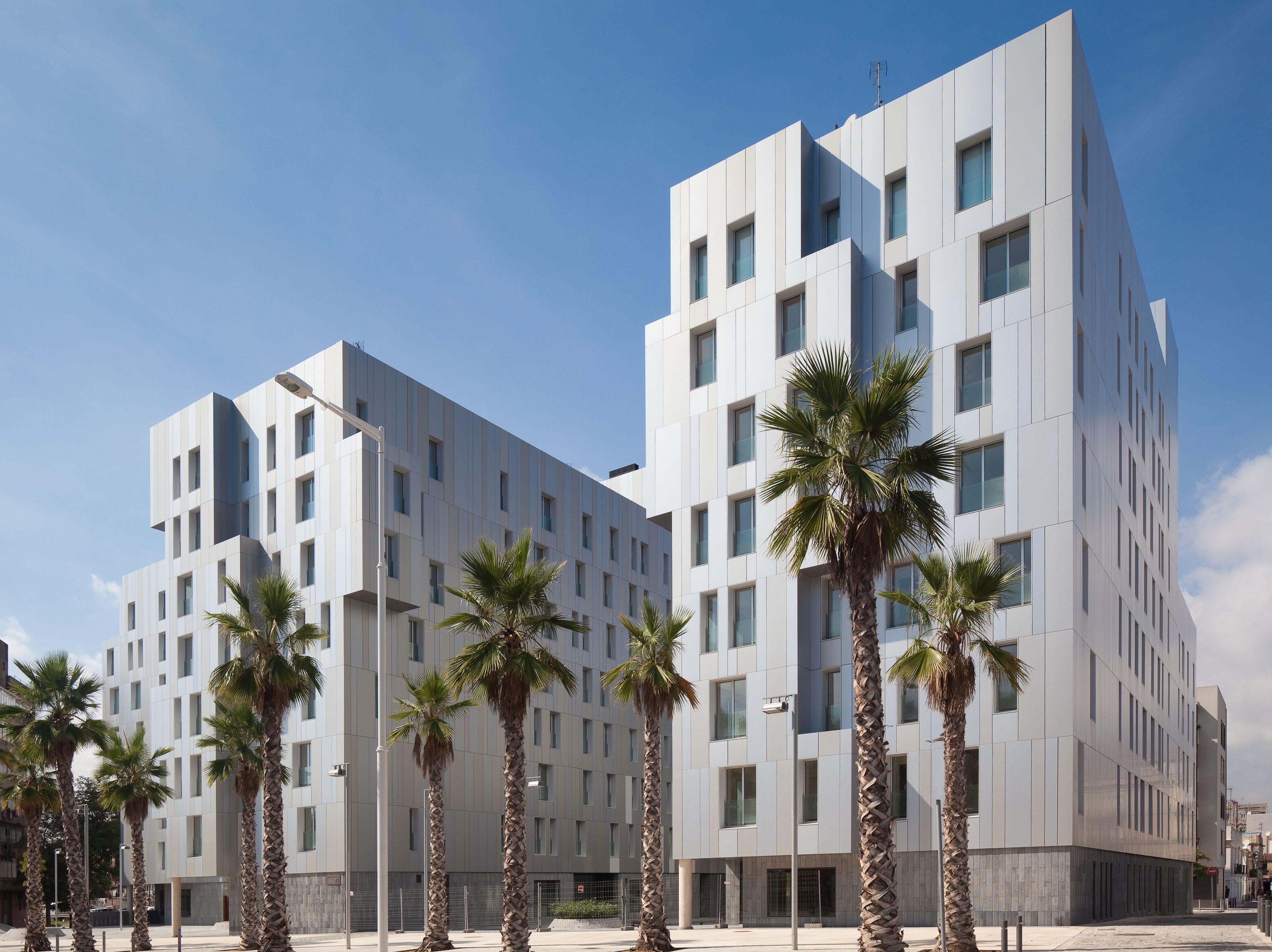 Lugaris Beach Apartments — Photos 1