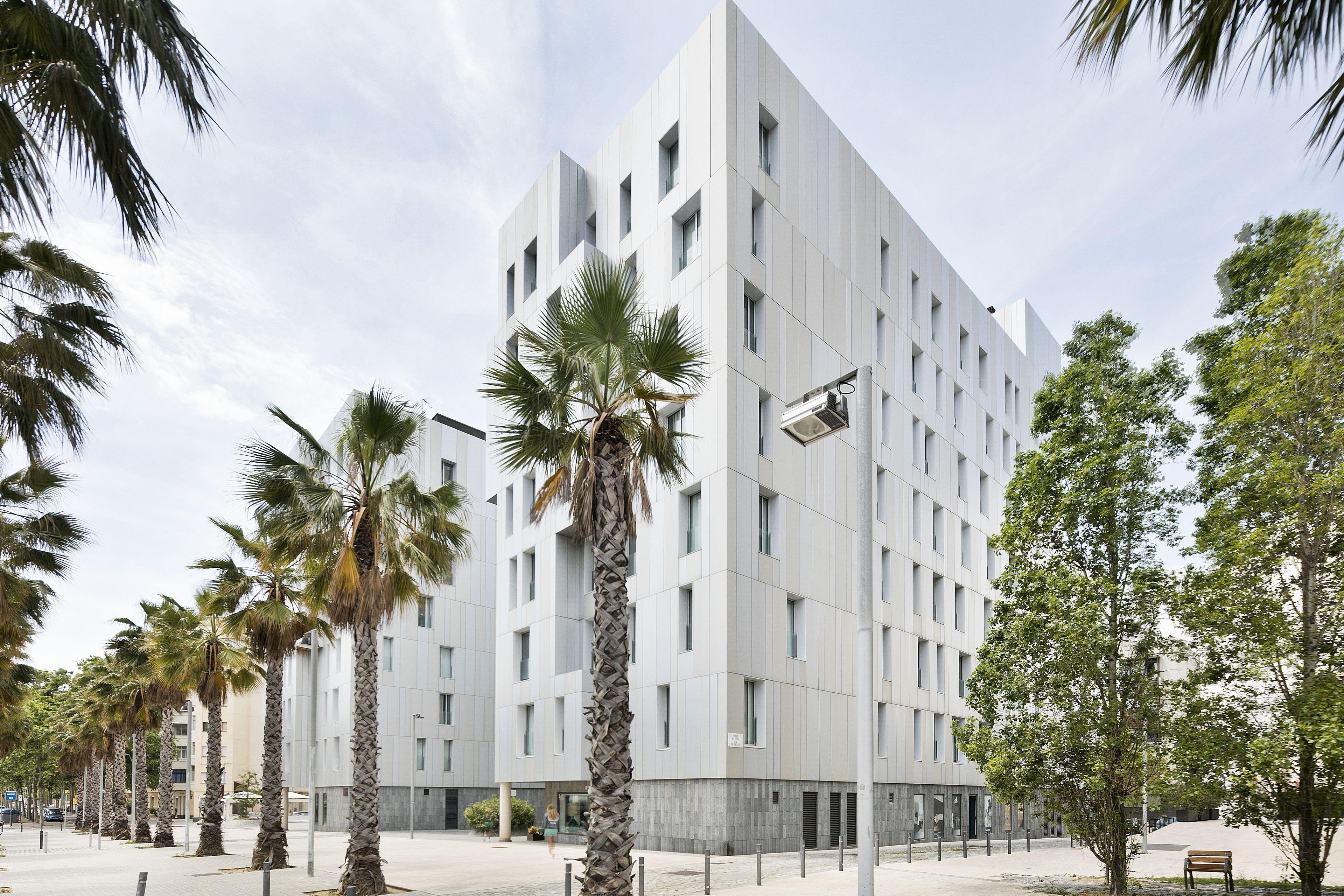 Lugaris Beach Apartments — Photos 2